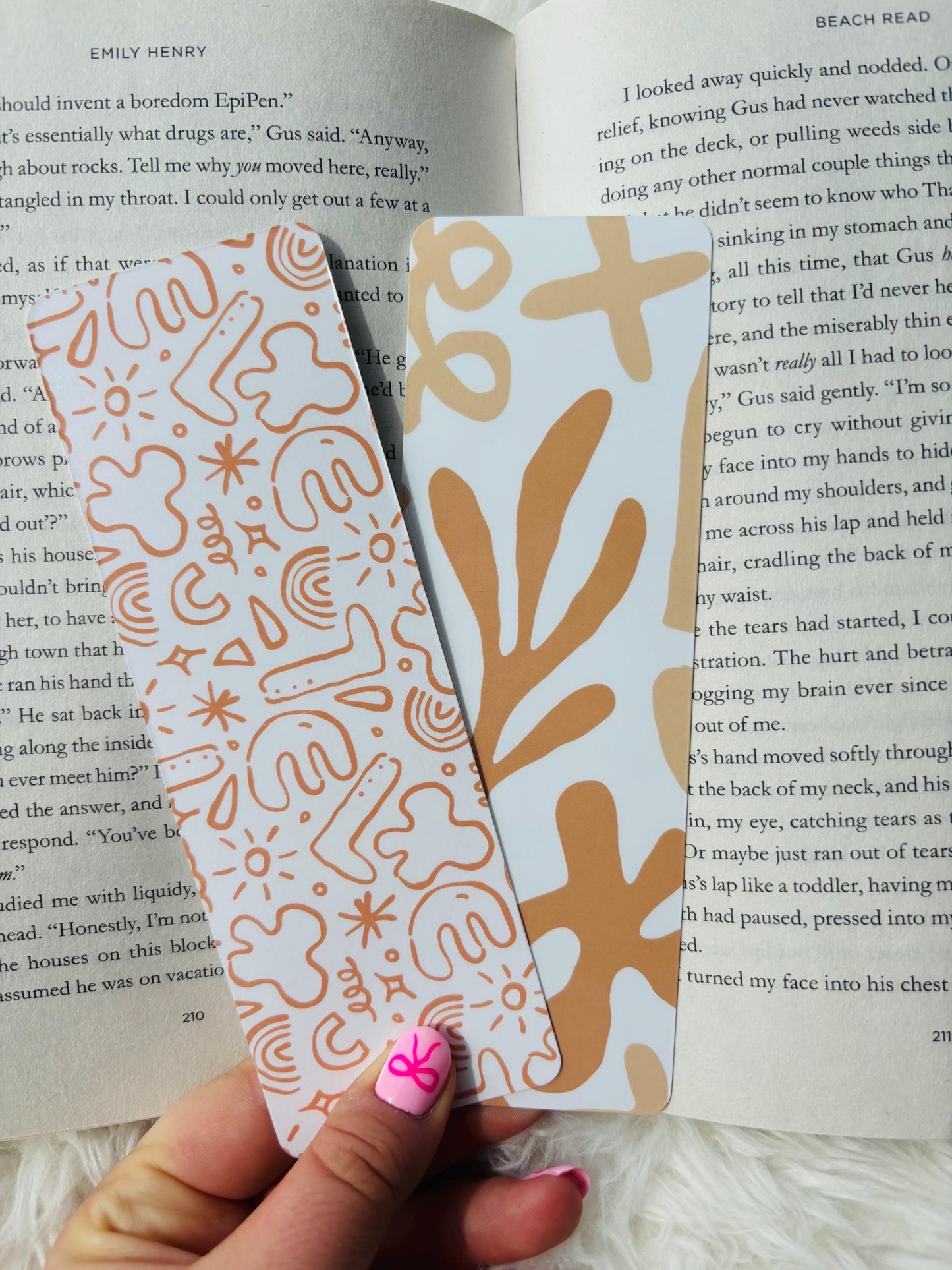 Abstract orange | bookmark | minimalist | readers | bookworm | book lovers | gifts for her | bookish